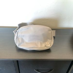 Slicer Drop Logo Lululemon Belt Bag